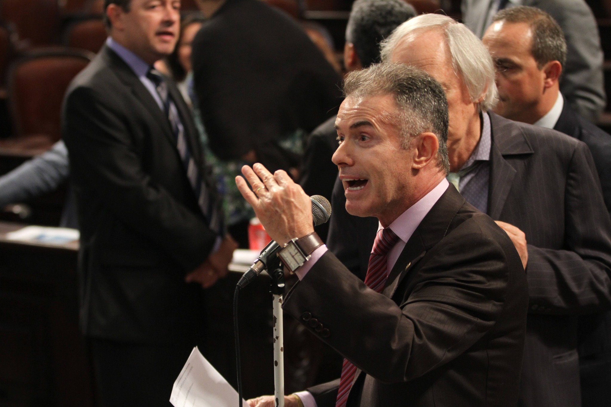 Chiquinho discursando