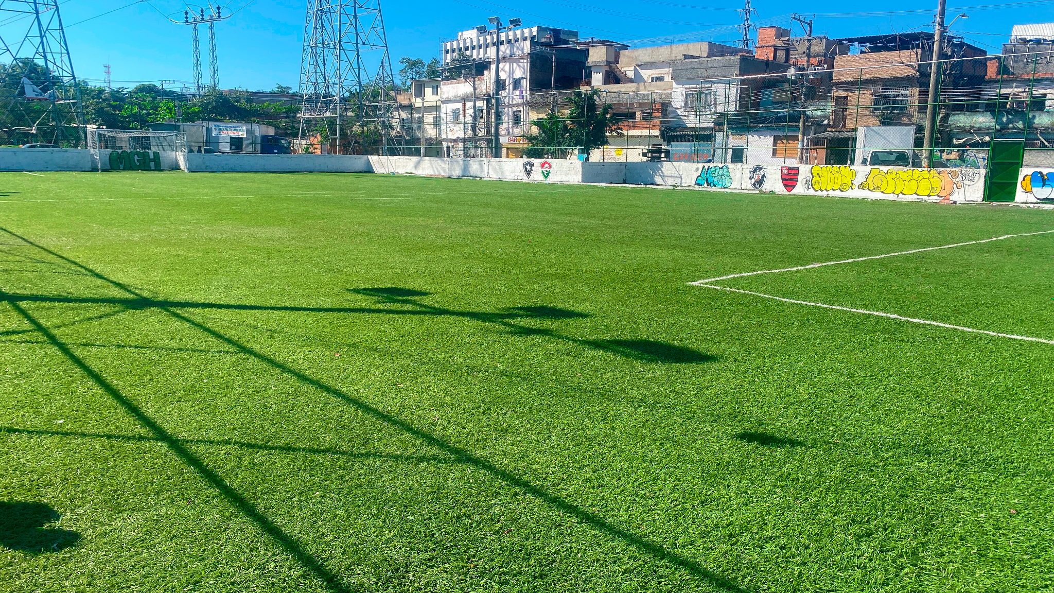 Campo de futebol revitalizado